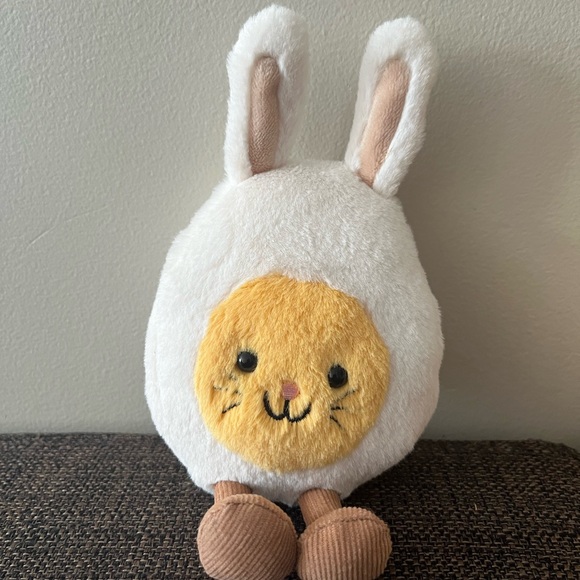 JELLYCAT Amuseables Bunny Egg Plush Toy
Rare - Picture 5 of 7